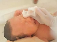 育婴宝典第十一节：如何给宝宝洗澡