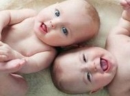 婴儿拍嗝的保健方法
